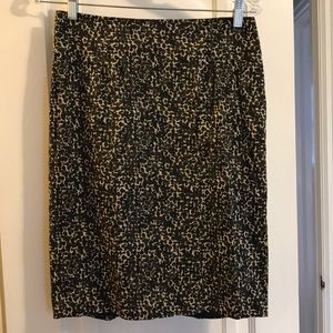 Ann Taylor business skirt, great condition size 2